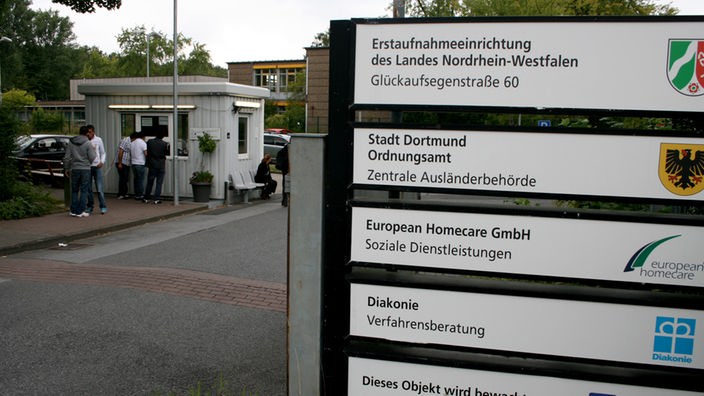 Eingang Erstaufnahme für Asylbewerber in Dortmund