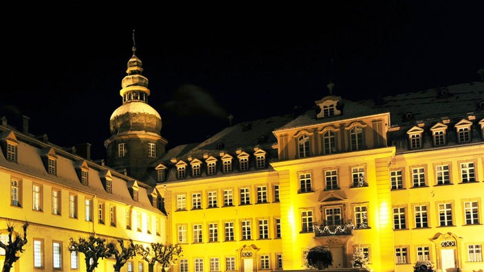 Das nächtlich beleuchtete Schloss Berleburg