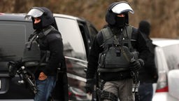 Einsatzkräfte der Polizei in Köln Chorweiler