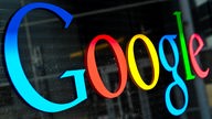 Das Logo des Internet Konzerns Google auf dem Google Campus im Silicon Valley