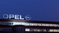 Opelwerk Bochum im Dezember 2014 in der Dämmerung