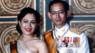 Königin Sirikit und König Bhumipol von Thailand 