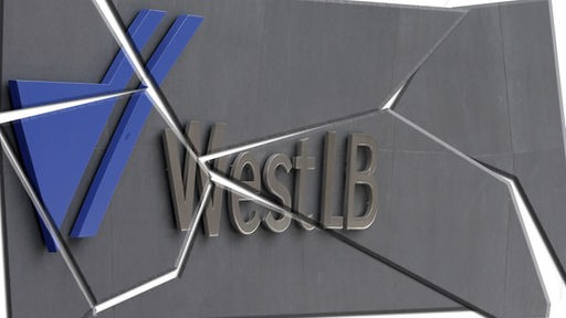 Das Logo der WestLB zerschlagen