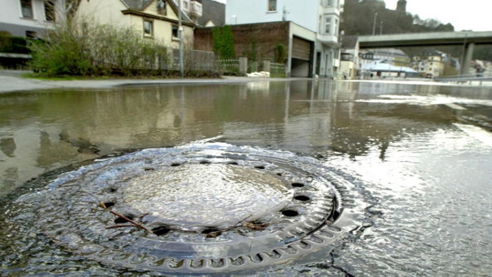 Fotochronik: Hochwasser an Ruhr und Lenne - Extras - Wetter - WDR